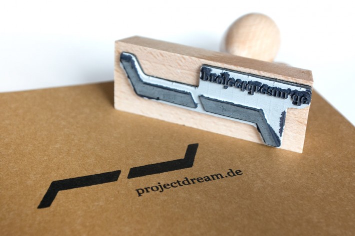 Old School Branding für Projectdream mit dem Stempel